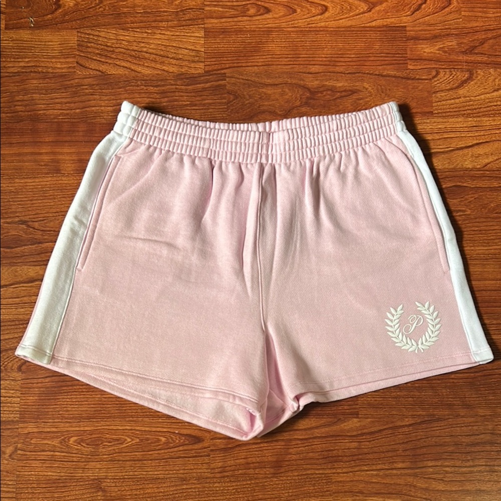 PINK Victoria's Secret Ivy Fleece Shorts
Pink Medium